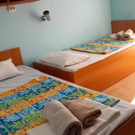 Gasthuis лятна генчеви град *